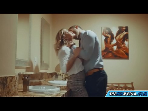 ❤️ Când o blondă cu sânii mari te seduce într-o toaletă publică ❤️ at ro.basseyn-vsem.ru ☑